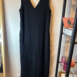 Karen Kane Black V-Neck Garment